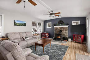 Dog-Friendly w Woodstove Fire Pit & River Access